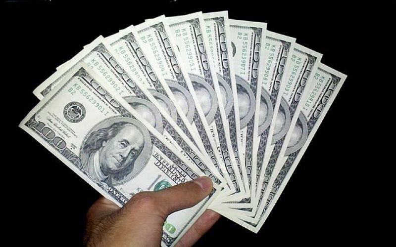dollar-100-currency-notes-35bc575692ea5a533a0ca0cc930e749e1730652255.jpg