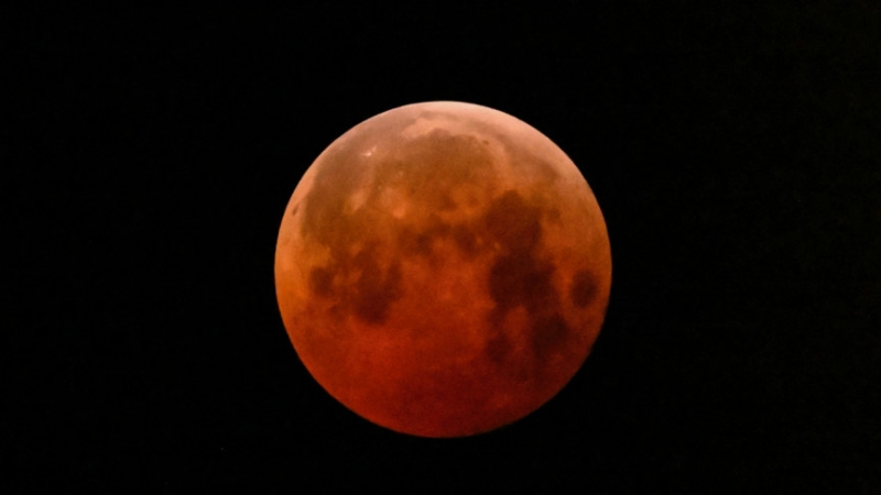 moon-6d4db5ff0c117864a02827bad3c361b91757201642.jpg