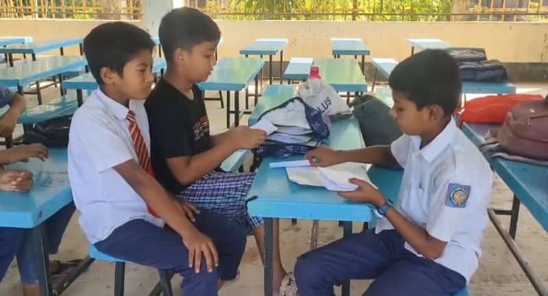 primary-teachers-a-observing-strike-in-kalapara-and-these-students-are-spending-idle-time-in-a-class-8207aeb2a089953a45c7b857f6cfb3a41762707439.jpg