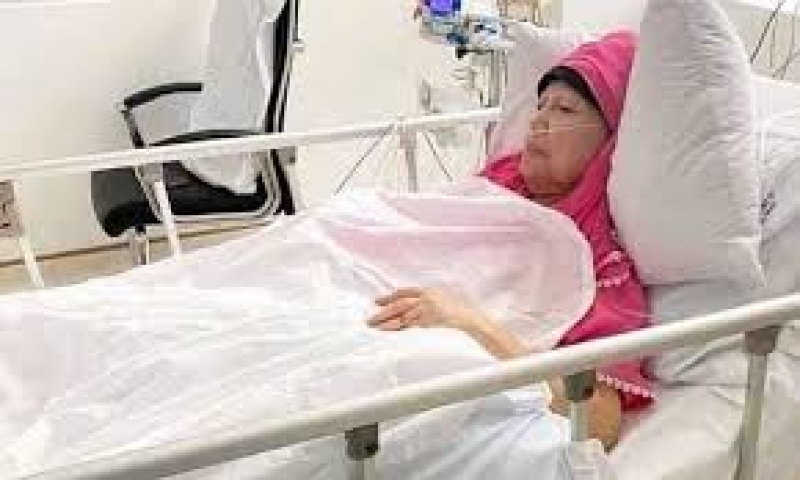 khaleda-zia-in-a-hospital-bed-4994bcfcf1e7cfe75d245b9a7ac56ca41765166195.jpeg