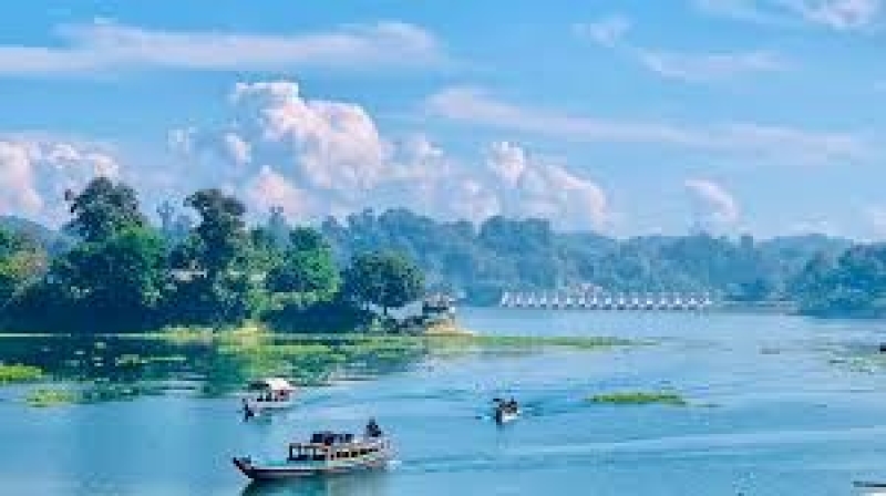 the-rangamati-lake-also-serves-as-an-important-waterway-in-the-hill-district-581bc2ac5ed9515b1f8f33c32cea08ee1768103245.jpg