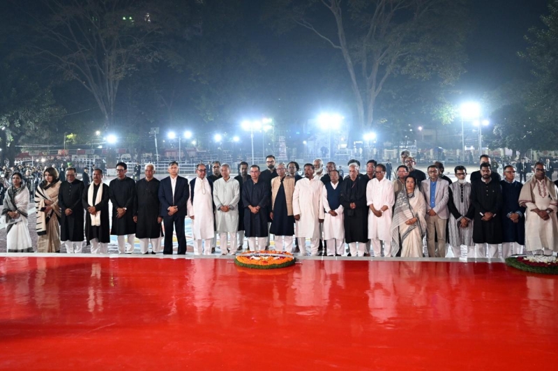 national-leaders-at-the-central-shaheed-minar-in-the-early-hours-of-saturday-97f5254035c12d276d84b83ac1cd7b5d1771648833.jpg