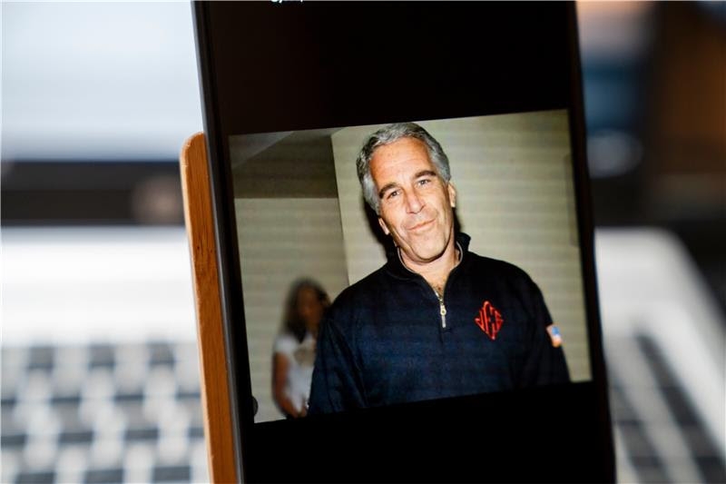 epstein-died-in-a-new-york-jail-in-august-2019-while-awaiting-trial-on-sex-trafficking-and-conspiracy-charges-dcfcb45ead8a779b826f0c5558bf66c41772992682.jpg