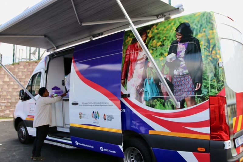 a-mobile-clinic-supported-by-the-presidents-emergency-plan-for-aids-relief-pepfar-in-south-africa-3b6df83bf01c578681e0bb34b24e093d1783137591.jpg
