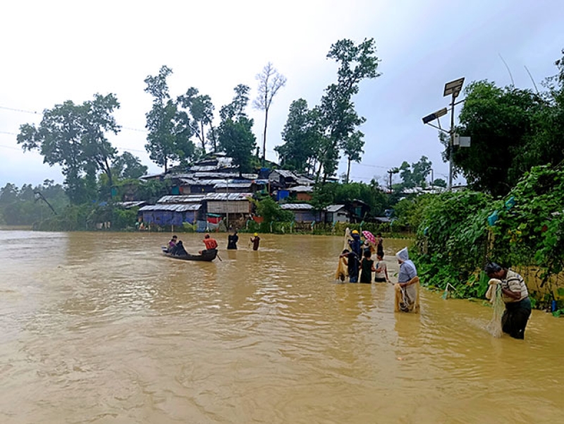 rohingya-floods-pix__-17a0cd010fc4372d91daf94af051fa5e1783743714.jpg