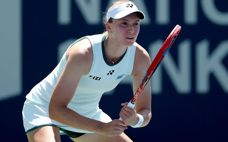 rybakinaoustsosakatobooktorontosemi-finalagainstgauff-ezgif-81e2d2aaaaa4f0740b9b3f5d3f177a0c1786521405.jpg