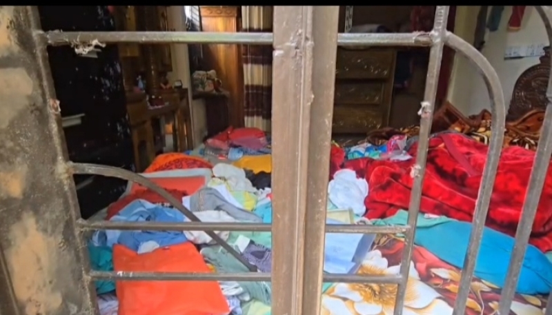 clothes-strewn-inside-a-house-during-a-dacoity-committeed-on-thursday-night-8425f403eea9ebc92428805103fc4d971786729615.jpg