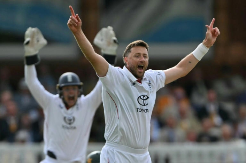 englandvpakistansecondte-ezgif-d622926f5fabeb277fdd785d176c4a151788174771.jpg