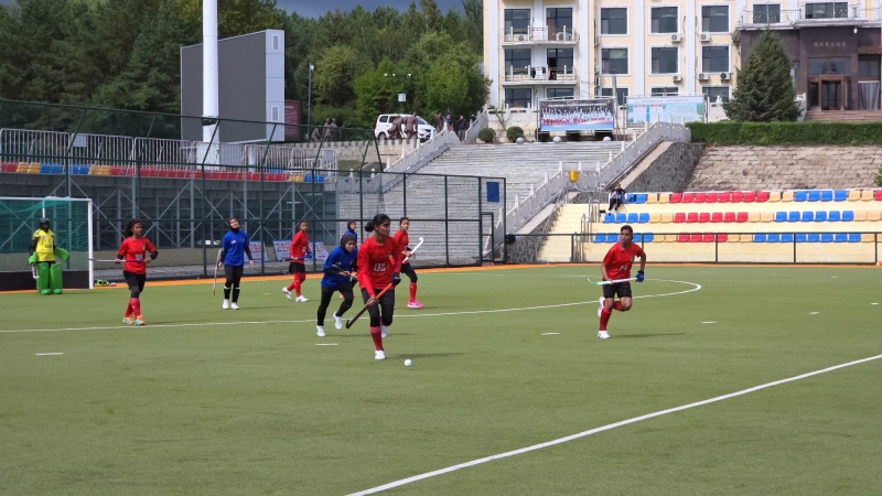 u-20womenhockeyteamlosestomalaysiainwarm-upmatch-ezgif-358de716f2b1c5a1290359be0b72fbab1788278280.jpg