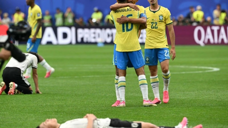 brazil-japantoplayworldcuprematchatsingaporetournament-ezgif-822b001e32767fee8957a3e7f17180d21788431243.jpg