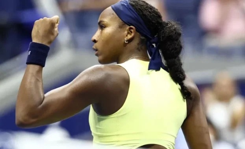 gauffdownsbadosatoreachusopenthirdround-ezgif-699b986b654124ac1b696ececb0152f41788540548.jpg