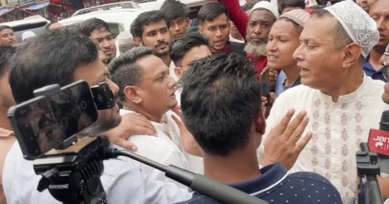 journalists-of-sylhet-express-anger-over-harassment-at-the-shrine-of-hazrat-shahjalal-on-firday-0c7f9b60bc48677718e860e1bb0a0e1e1788541819.jpg