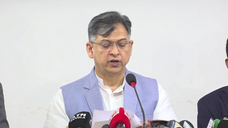 home-minister-and-head-of-the-special-committee-on-reformation-of-constitution-salahuddin-ahmed-speaking-after-a-consultation-meeting-at-the-cabinet-room-of-parliament-building-on-tuesday-979d7e9297c2e42eba4583c2e396e8c21790700552.jpg