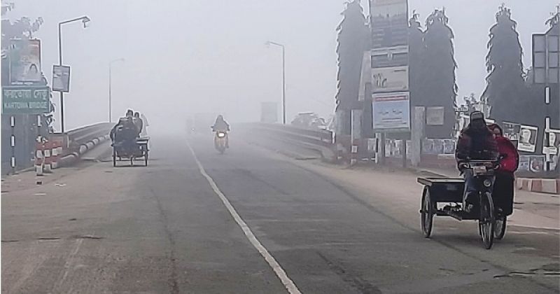 fog-reduces-visibility-on-a-road-in-panchagarh-f5c8da2a408702dfe3fdb78b5c3b7f421643476435.jpg