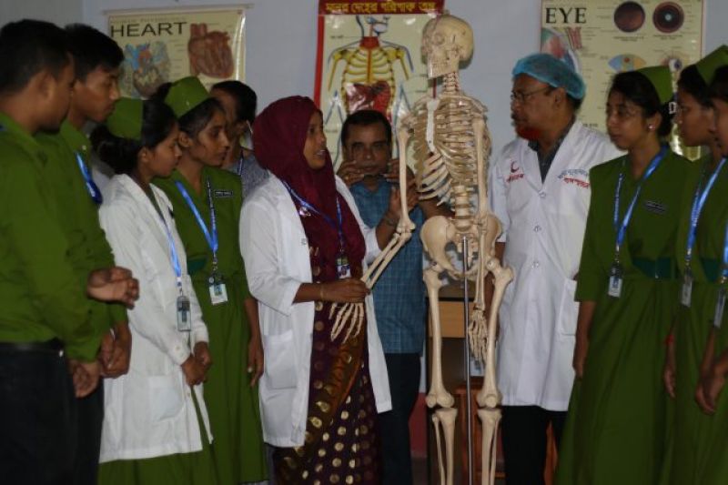 students-attend-anatomy-class-at-the-moimuna-nursing-institute-242b485937f8f3ff326cf97bc480f9951650902866.jpg