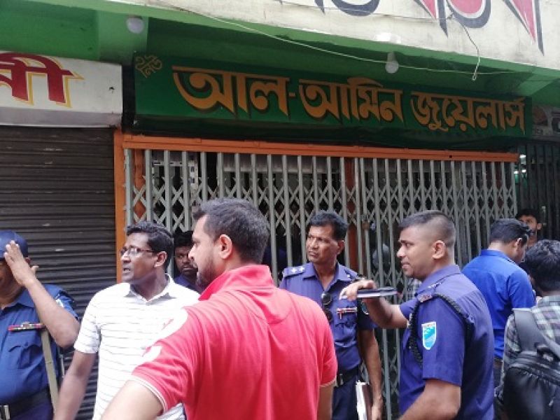 the-jewellery-shop-in-keraniganj-that-was-looted-faa7a3ea41170c7515c1972d5ee838891660761238.jpg