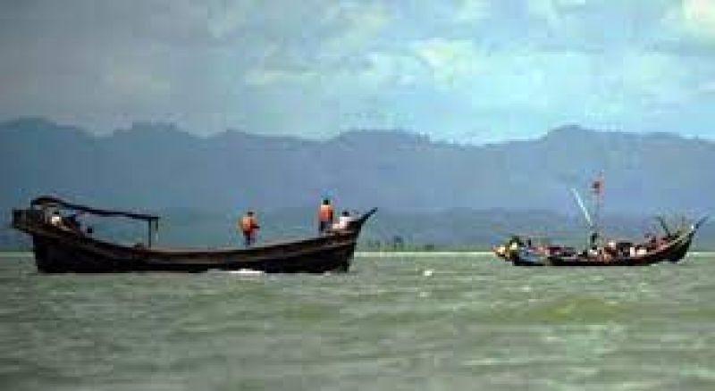 fishing-trawlers-in-the-bay-of-bengal-c1b5572cf12715b6c467c6a0624386b91669050785.jpg