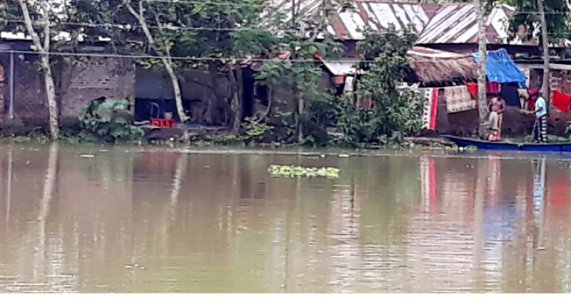 manda-upazila-of-naogaon-district-flooded-due-to-atgrai-river-embankment-breach-e3a338c065f2f5d3b98171753bf0b6621695793510.png