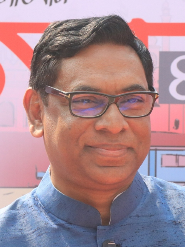 nasrul-hamid-22948e5b8ee76ad7a82b6e5f50d2f39b1701086169.jpg