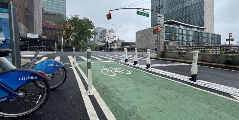bicycle-lanes-outside-un-headquarters-in-new-york-city-cffdba27d7867fc79a3b642222d499161746940224.jpg