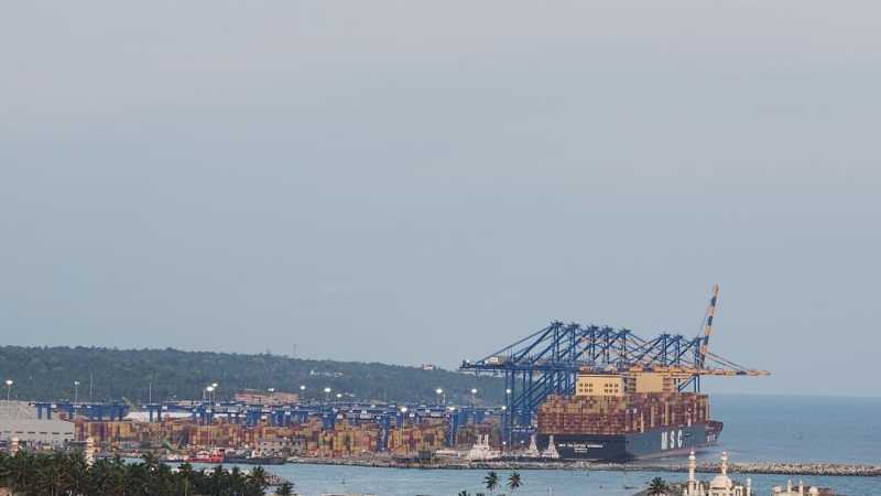 vizhinjam-port-pic-d348035d84af109f4113480cc2569fdb1749385313.jpg