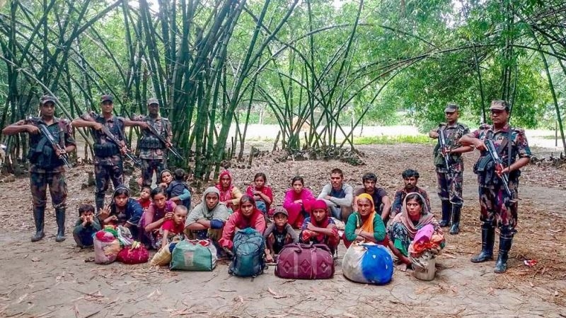 bsf-pushed-in-20-more-persons-through-the-chapainawabganj-border-on-wednesday-5e33bf5e610826151c989d66e81b23df1750227880.jpg
