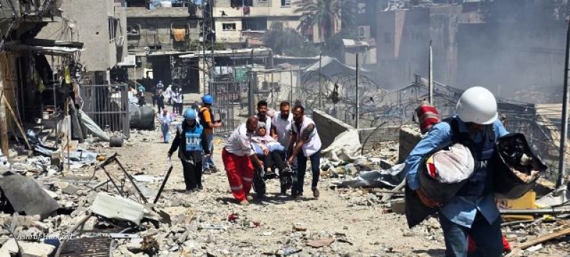 un-staff-and-medical-workers-evacuating-patients-from-a-hospital-in-northern-gaza-in-late-may-2025-18ce896701b3d1261ac2fc09348199fc1750269504.jpg